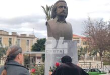 Χανιά: Συγκίνηση στα αποκαλυπτήρια της προτομής του Νίκου Ξυλούρη