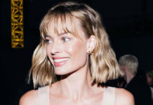Chanel FW2026: Η Margot Robbie παραδίδει μαθήματα στυλ με το νέο της κούρεμα