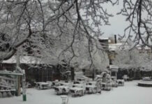 Χιόνια πέφτουν στην Ελλάδα και τον Μάρτιο: Ντύθηκαν στα λευκά ορεινές περιοχές της χώρας αλλά και η Κέρκυρα