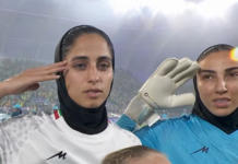 Αλλαγή στάσης από την Εθνική γυναικών του Ιράν: Από τη σιωπή πέρασαν στον στρατιωτικό χαιρετισμό