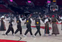Παραδοσιακοί χοροί στο ημίχρονο του αγώνα Μπλέιζερς – Μπακς στο NBA με τραγούδι της Αναστασίας στα ηχεία