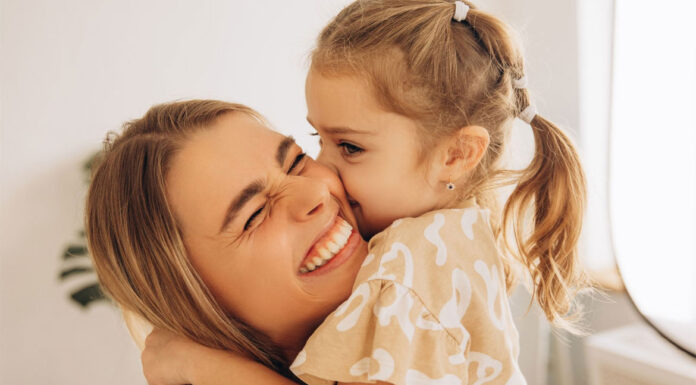 Τι κάνει ένα σπίτι ευτυχισμένο για τα παιδιά; Τα σημάδια που το αποκαλύπτουν