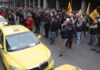 Ταξί: Σε εξέλιξη η απεργία, κλειστοί δρόμοι στο κέντρο της Αθήνας – «Δεν ανεχόμαστε εχθρικές πολιτικές»