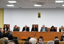 Τέμπη: Η άγρια κόντρα Σεβαστίδη – Κωνσταντοπούλου, το «λίφτινγκ» στην αίθουσα και το πλάνο δικαστών και αστυνομίας για την δίκη