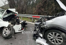 Σοβαρό τροχαίο στην Αργολίδα: Αυτοκίνητα συγκρούστηκαν μετωπικά, δύο σοβαρά τραυματίες