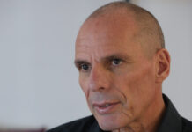 Ο Γιάννης Βαρουφάκης έγινε στίχος σε techno τραγούδι