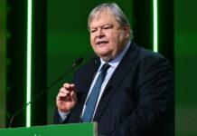 Ευάγγελος Βενιζέλος στο Συνέδριο του ΠΑΣΟΚ: Οφείλουμε να θέσουμε ως εκλογικό στόχο τη νίκη