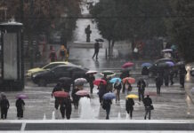 Καιρός σήμερα: Βροχές σε όλη τη χώρα και χιόνια στα ορεινά – Στους 18 βαθμούς η θερμοκρασία