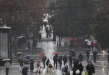 Η κακοκαιρία «Deborah» επελαύνει στην Αττική: Βροχές και καταιγίδες σε πολλές περιοχές