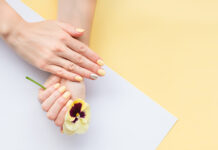 Τα χρώματα νυχιών για να υποδεχθείτε τον Μάρτιο με ανοιξιάτικη διάθεση