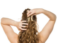 5 χτενίσματα που είναι εύκολο να αντιγράψετε