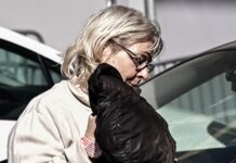 Η Ελένη Ζαρούλια οδηγείται στις γυναικείες φυλακές της Θήβας – Πέρασε τη νύχτα στο ΑΤ Πεύκης