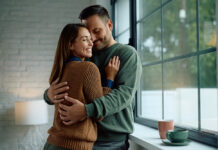 Αυτο-αγάπη: Πώς επηρεάζει τη σχέση με τον σύντροφό μας;