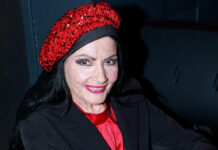 Ζωζώ Σαπουντζάκη: «Είναι κατάκοιτη, στο αναπηρικό καρότσι. Την έχουν εγκαταλείψει τα πόδια της»