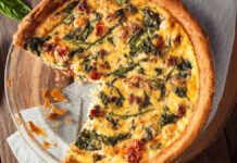 Σπιτική λαχανόπιτα: Τραγανή συνταγή με φρέσκα λαχανικά και φέτα