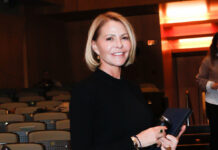 Τζένη Μπαλατσινού: Το σπίτι της στην Πάτμο μετατράπηκε σε πασχαλινό εργαστήρι ζωγραφικής