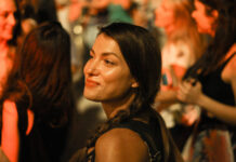 Κλέλια Ρένεση: Η κόρη της «μεταμορφώθηκε» σε… γοργόνα για το Πάσχα