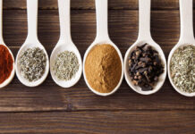 6+1 μπαχαρικά που μειώνουν τη φλεγμονή και ενισχύουν τον οργανισμό