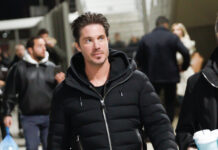 Έκανε το bachelorette party της στον Οικονομόπουλο και «κέρδισε» φιλάκια από τον τραγουδιστή (Βίντεο)