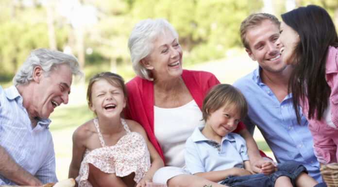 Γιατί να μην πιέζεις το παιδί σου να αγκαλιάζει συγγενείς