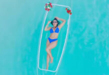 Πηνελόπη Πλάκα: Επική λήψη με drone σε διάφανη βάρκα στη Ζανζιβάρη