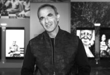 Νίκος Αλιάγας: Tι συνέβη πριν βγει στην σκηνή του γαλλικού The Voice και ποιος είναι ο «Χούλιο Ινγκλέσιας της Μυκόνου»;