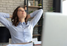 Quarter-life crisis: «Με πιάνει κρίση»… Πλησιάζοντας τα πρώτα «άντα»