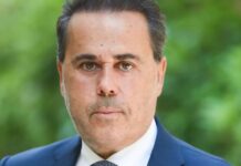 Ανοίγει ο δρόμος για τα φωτοβολταϊκά στο μπαλκόνι – Όλα όσα είπε ο Παπασταύρου