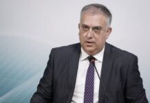 Θεοδωρικάκος: Εντός του Μαΐου η διαβούλευση του νομοσχεδίου για την προστασία των δανειοληπτών – Τι είπε για τις χρεώσεις των τραπεζών