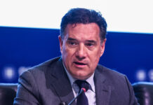 «Πόλεμος» στον ΠΙΣ για τις εκλογές των γιατρών: Τελεσίγραφο Γεωργιάδη για τον αποκλεισμό συλλόγων, μεταξύ αυτών και ο ΙΣΑ