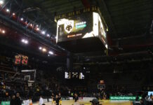 Οπαδοί της ΑΕΚ στην προπόνηση ενόψει Μπανταλόνα, «οι παίκτες έλαβαν το μήνυμα» είπε ο Σάκοτα