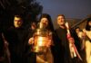 Το Άγιο Φως ταξιδεύει από το Μετόχι του Παναγίου Τάφου στην Πλάκα σε όλη τη χώρα – Με τιμές αρχηγού κράτους έγινε η υποδοχή του