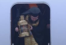 Το Άγιο Φως στην Αθήνα από την Ιερουσαλήμ – Με τιμές αρχηγού κράτους η υποδοχή του