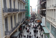 Αγορά: Την τιμητική τους έχουν τα δώρα για το Πάσχα και οι λαμπάδες για τα βαφτιστήρια