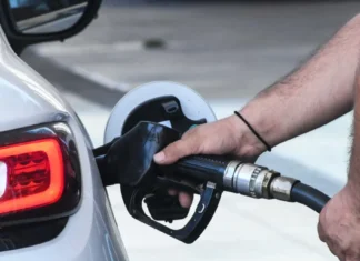 Τα νέα μέτρα που εξετάζει η κυβέρνηση για να αντιμετωπίσει την ακρίβεια – Καύσιμα, σούπερ μάρκετ και ενέργεια στην ατζέντα