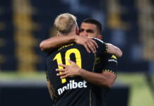 Άρης – Βόλος 3-2: «Άλμα» Ευρώπης από τους Θεσσαλονικείς σε «τρελό» παιχνίδι στα πλέι οφ της Super League