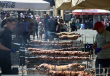 Καιρός: Ήλιος και ζέστη στο σούβλισμα του αρνιού – Με ανέμους 8 μποφόρ θα επιστρέψουν οι εκδρομείς τη Δευτέρα του Πάσχα