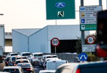 Κίνηση στους δρόμους: Καραμπόλα 3 οχημάτων στην Αττική οδό – Καθυστερήσεις 30 λεπτών