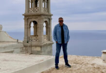 Γιώργος Λιάγκας: Έριξε την τελευταία του πασχαλινή, τηνιακή βουτιά με σπόντα για τους μετεωρολόγους