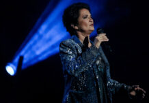 Η Άκληστις Πρωτοψάλτη στη Σύρο: Το μήνυμα για το Πάσχα και το κερί για «όσους δεν είναι μαζί μας»