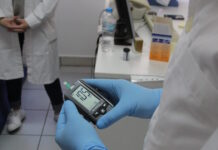 Διαβήτης τύπου 1: Τα εμπόδια στη μετάβαση στα νέα συστήματα και οι ανεπαρκείς ταινίες μέτρησης