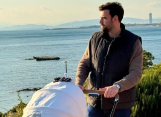 Νίκος Πολυδερόπουλος: Απόλυτα τρελαμένος χαζομπαμπάς χορεύει με τον γιο του…Καλέ ποιός είναι αυτός