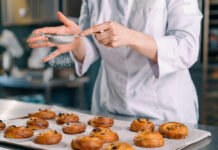 Η συνταγή της ειλικρίνειας: Πώς να ισορροπείτε ανάμεσα στο “sugarcoating” και το “saltcoating”