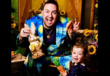 Μαυρίκιος Μαυρικίου: Ντύθηκε Starry Nights του Van Gogh και φωτογραφήθηκε με την κόρη του