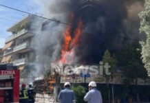 Φωτιά σε κτίριο στο Ίλιον – Επιχειρούν 22 πυροσβέστες