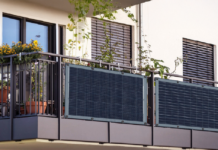 Έρχονται στην Ελλάδα τα φωτοβολταϊκά μπαλκονιού