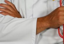 ΙΣΑ: 5.400 γιατροί έφυγαν από τη χώρα τα τελευταία 5 χρόνια – Μπορεί να αναστραφεί το brain drain;