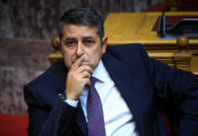 Γιώργος Μυλωνάκης: Για αρκετά ακόμη 24ωρα διασωληνωμένος, υπό καταστολή, στη ΜΕΘ μετά τη ρήξη ανευρύσματος εγκεφάλου