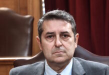 Γιώργος Μυλωνάκης κατά Κώστα Βαξεβάνη: Με την ακεραιότητά μου δεν επιτρέπω να παίζει κανένας πλαστογράφος και συκοφάντης