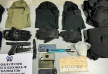 Γλυφάδα: Με σφυρί, μαχαίρι και πιστόλι απείλησαν αστυνομικούς για να μη συλληφθούν